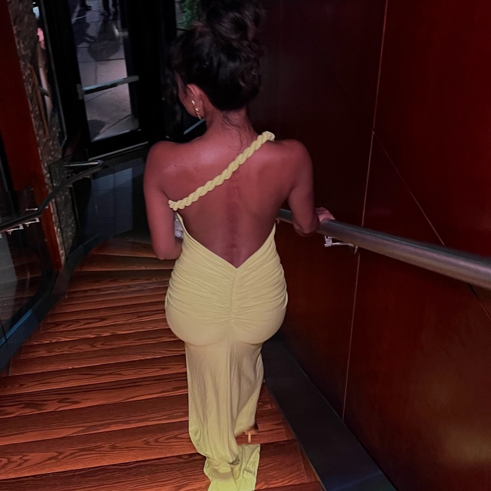 Backless dress - Picture 5 of 5